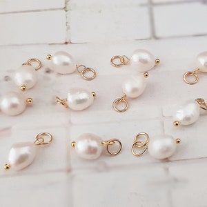 3 pendants freshwater pearls baroque pearls white 9-11 mm cultured pearls color cream natural white gold premium