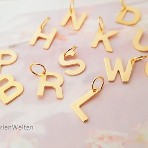2x Buchstabe Edelstahl 18K vergoldet Anhänger Fb. gold silber mit Öse Initialen Alphabet Charms Buchstaben-Anhänger Armband-Buchstaben
