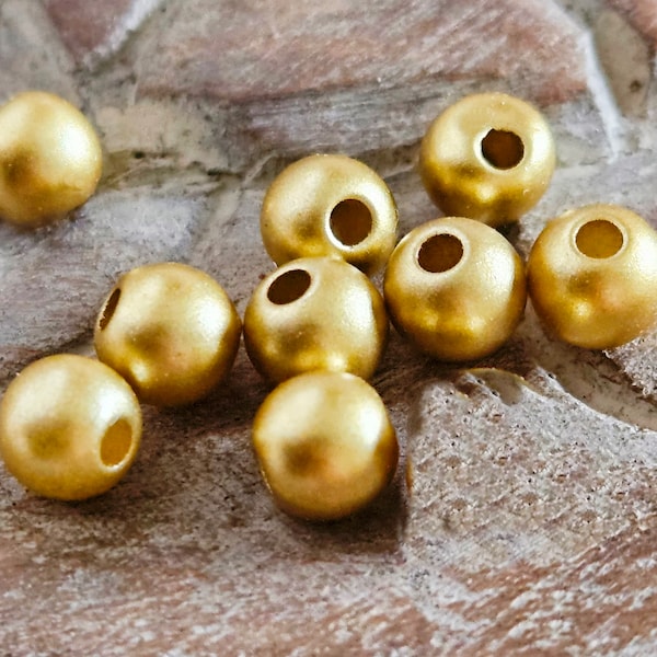 30 Perlen 6mm Fb. gold matt rund