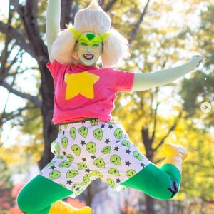 Peridot Alien | Eco Shorts