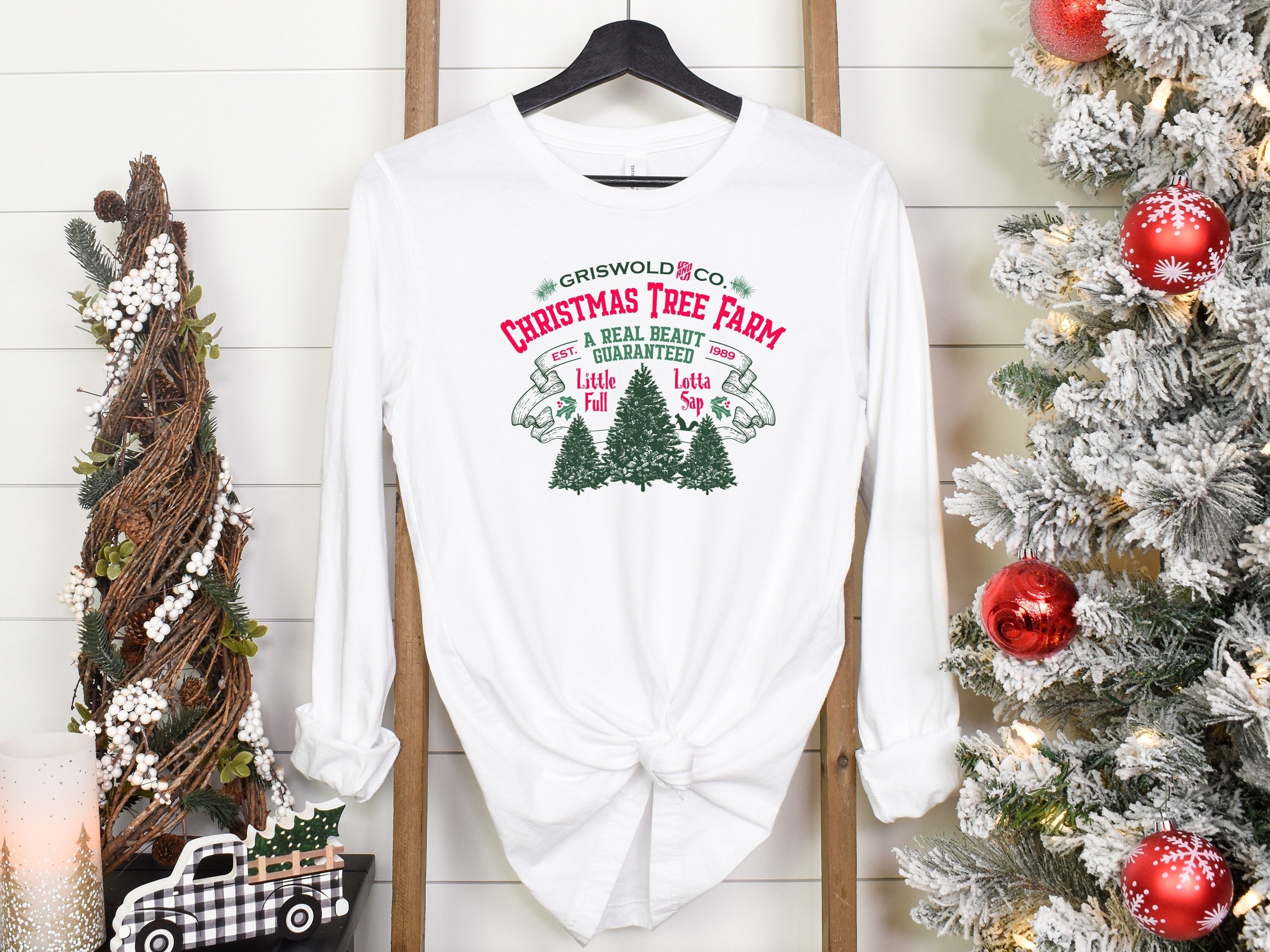 Discover Griswold Christmas Tree Sweatshirt