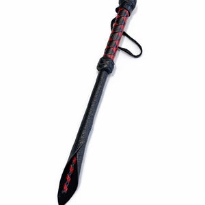 Látigo de cuero con forma de dragón de 16,5 pulgadas Black&Red