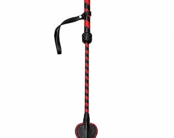 Leren rijzweep van 48 cm, handvat omwikkeld met hartvormige versiering