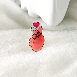 Geschenk Liebe für Freundin, Accessoire Liebesgeschenk für sie, handgemachte Brosche, Geschenkschmuck für sie, positives Geschenk, Botschaft, Liebesbrief