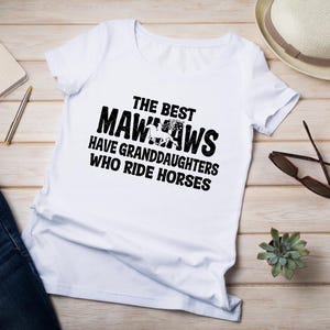 De beste Mawmaws hebben kleindochters die paardrijden (het paard is uitgesneden) / Alleen voor sublimatie / digitale download / ALLEEN png-bestand!!