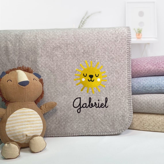 Babydecke mit Namen / Personalisiertes Babygeschenk / Kuscheldecke / Geburtsgeschenk mit Datum / Bio Baumwolle / Taufe