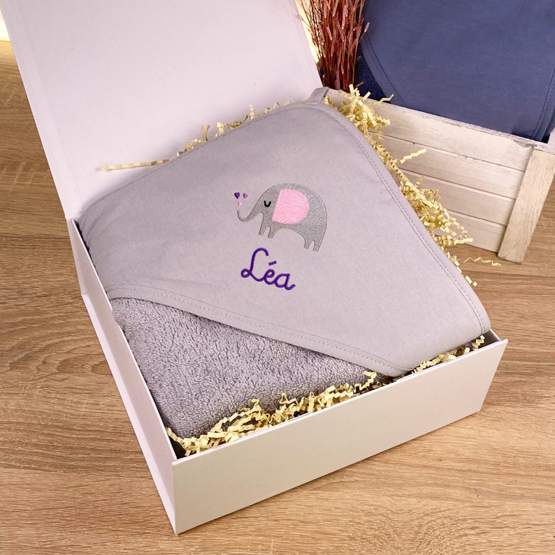 Baby hooded towel personalized with name in gray lion / elephant / rainbow 80 x 80 cm / baby gift / gift birth Elefant/Lila