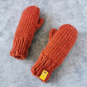 Wollen handschoenen, handwarmers, wanten handschoenen dames, winterhandschoenen, handgemaakte handschoenen, dikke wol, warme handschoenenvan SPLOTEKA, WOOLY collectie afbeelding 6