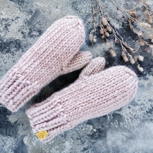 Wollen handschoenen, handwarmers, wanten handschoenen dames, winterhandschoenen, handgemaakte handschoenen, dikke wol, warme handschoenenvan SPLOTEKA, WOOLY collectie afbeelding 1