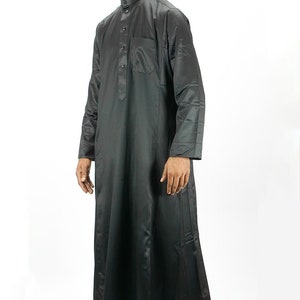 Men's Plain Classic Saudi Style Thobe With Collar Jubba Kandura White, Black, Grey, Navy Men Islamic Clothing For Eid, Party and Occasions image 5