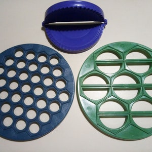 Russian Pelmennica Pelmeni Ravioli + Ukrainian Vareniki + Chebureki Pierogi Plastic Forms Dumplings Maker