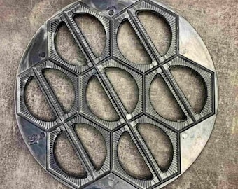 Ukrainian Vareniki Pierogi Maker Metal Mold Varenichnitsa Ravioli pirozhki