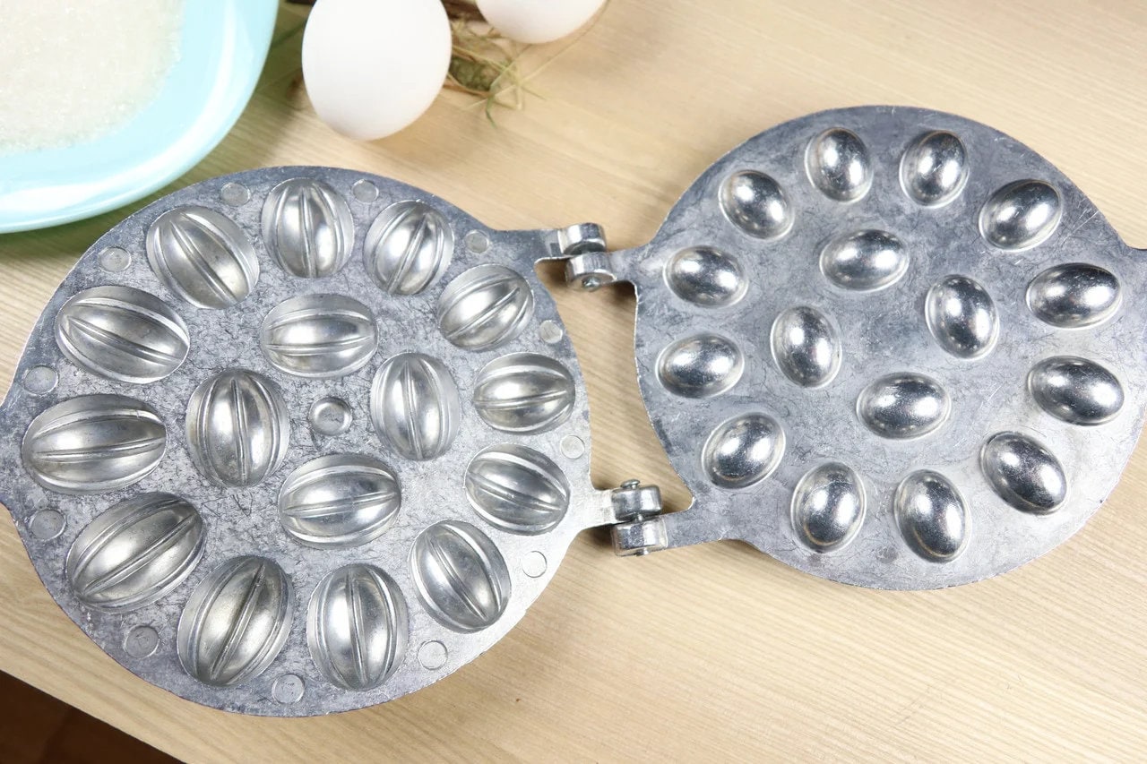 Walnut Cookie Mold oreshki Maker 16 Nuts USSR Oreshki Cookie Mold