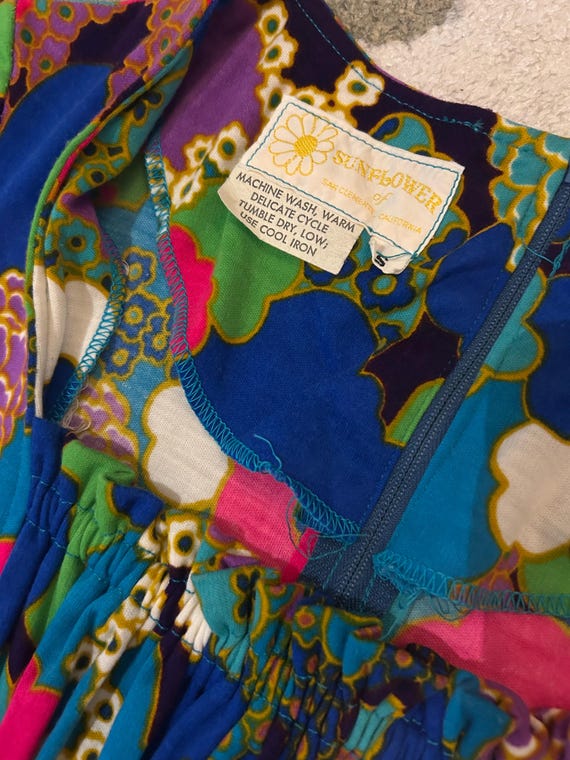 Psychedelic Floral Regency Dress - image 3