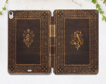 Custodia per iPad con iniziale, custodia per iPad personalizzata, custodia per iPad vintage, monogramma, stampa di un vecchio libro, personalizzata, marrone scuro, Air 13 Pro 13 11 2025 Mini 7 11a generazione