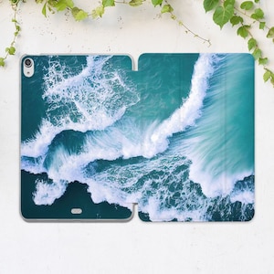 Etui na iPada ocean Etui na iPada fala Etui na iPada lato Inspirująca sztuka Niebieski nadruk na wodzie Estetyczna natura Fala Lato Etui na iPada z odchylaną podstawką Morze