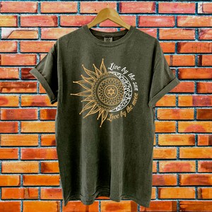 Live By The Sun Dream By The Moon Boho Shirt, Sun And Moon Shirt, Oversized T-shirt, Comfort Colors, Moon Shirt, Sun Shirt, Boho Moon Shirt