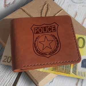 Portefeuille personnalisé. Cadeaux d’agent de police. Portefeuille gravé. Portefeuille en cuir minimaliste bifold personnalisé pour hommes. Cadeaux de fin d’études de l’Académie de police