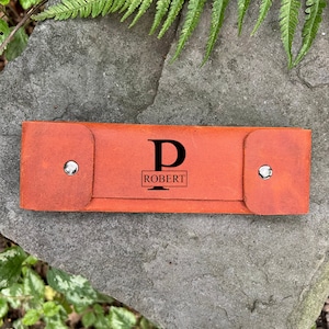 Op maat gemaakte leren etui. Gepersonaliseerde potloodopberger. Etui met monogram. Gepersonaliseerde leren pennenhouder. Aangepast potloodzakje