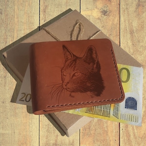 Regalos para amantes de los gatos. Cartera personalizada. Cartera personalizada de cuero flor grabado. Regalo para dueños de gatos. Regalo para amantes de los gatos. Cartera adorable para papá gato.