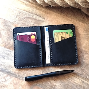 Cartera de cuero delgada personalizada para hombres Cartera minimalista Billetera Slimline Cartera para hombre Cartera de tarjeta delgada Mini billetera con titular de tarjeta en efectivo