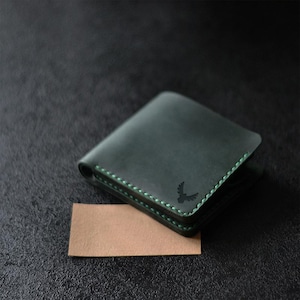 Billetera de cuero verde, billetera de cuero minimalista bifold de grano completo hecha a mano para hombres, billetera de bolsillo frontal delgada personalizada con bolsillo para monedas