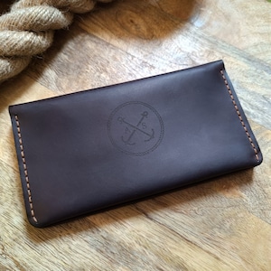 Cartera larga personalizada para hombre. Cartera larga de cuero personalizada. Cartera de viaje larga grabada a mano. Cartera de mano. Monedero largo.