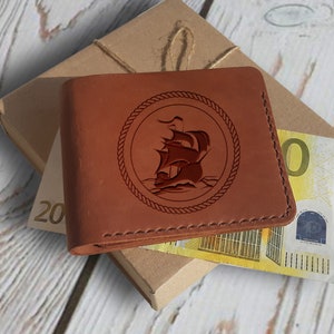 Personalisiertes Portemonnaie. Graviertes Segelboot Portemonnaie. Custom Slim Bifold Minimalist Vollrind Leder Geldbörse für Männer. Segeltui Portemonnaie