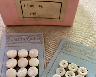 Antique Mother of Pearl Paris Mode Buttons