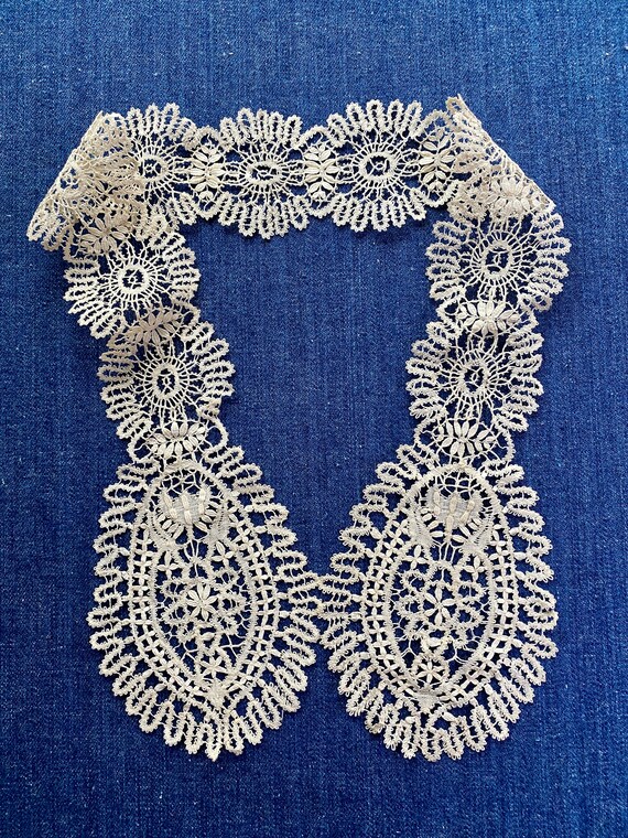 Antique Hand Made Lace Lappet - image 3