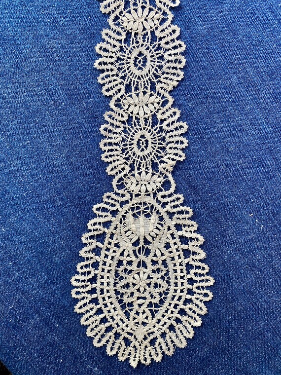 Antique Hand Made Lace Lappet - image 5
