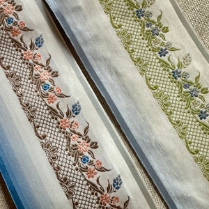Fita de tafetá francês vintage com flores tecidas, dois azuis diferentes