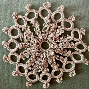 Tavolo Da Giardino Rotondo 100 Cm Metallo Nero E Top Effetto Terrazzo Veneziano Tulipano