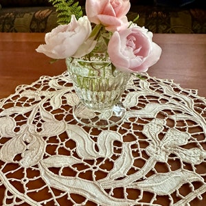 Antique Needle Lace Iris Mat