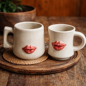 Mug en céramique fait main | Design des lèvres sculpté, design minimaliste