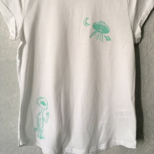 Unique organic - Alien UFO moon jupiter - shirt