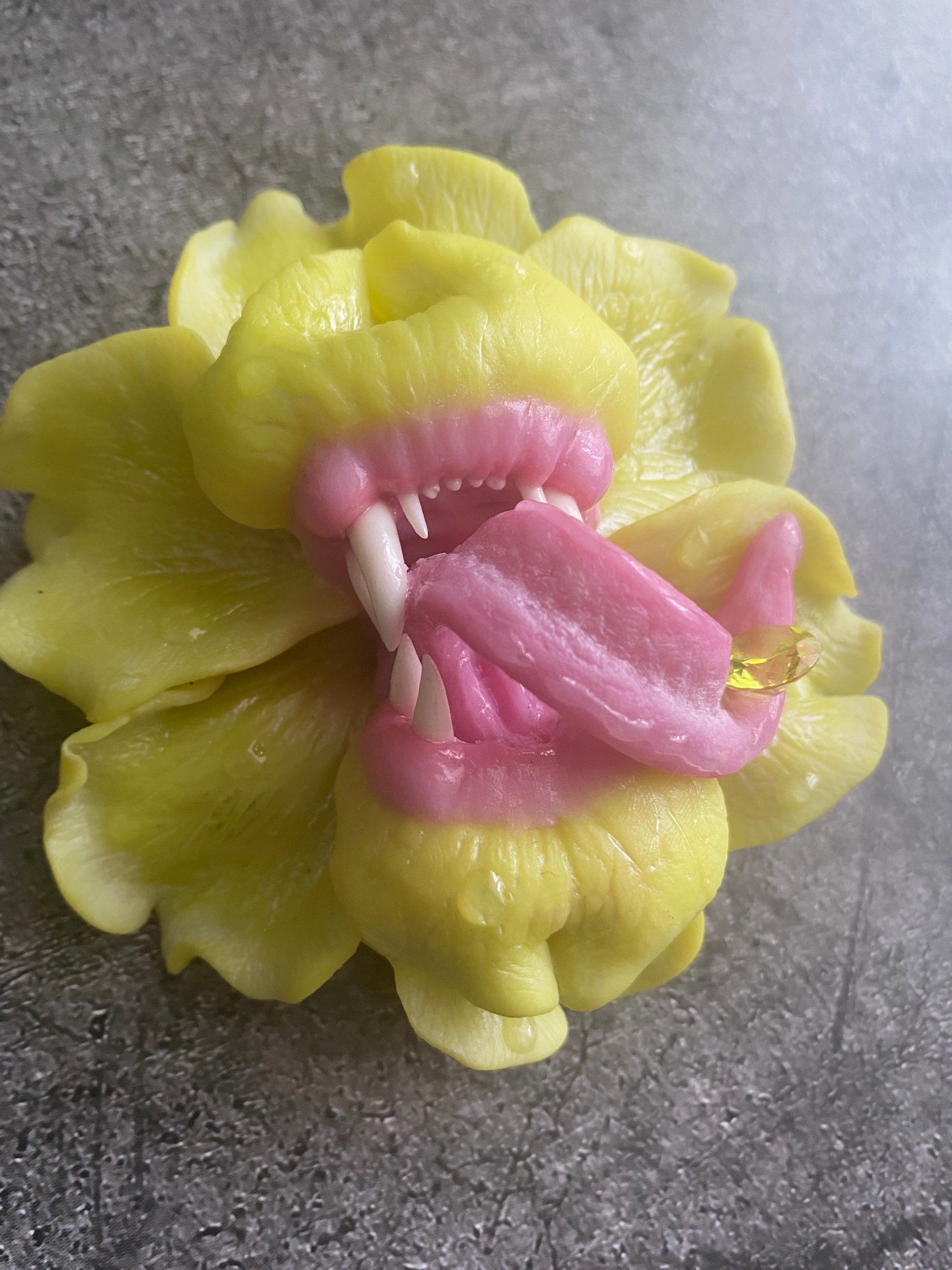 Original flower brooch flower with teeth flower tongue Etsy