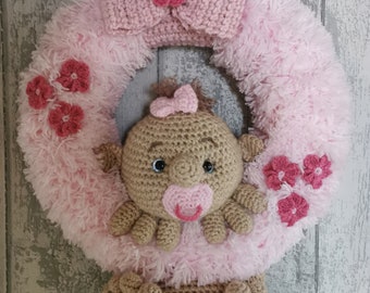 Ghirlanda da porta bimba nascita baby shower rosa dettagli amorevoli realizzata a mano all'uncinetto