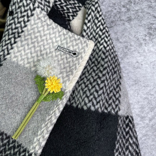 Handmade Crochet Dandelion Flower Brooch/Brooch for wedding/Gift for Girlfriend