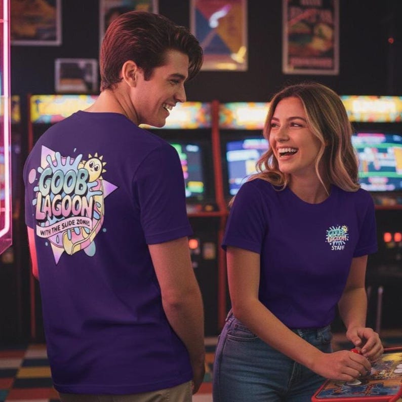 Goob Lagoon Staff-T-shirt: waterpark met het Slide Zone-gamingshirt Paars
