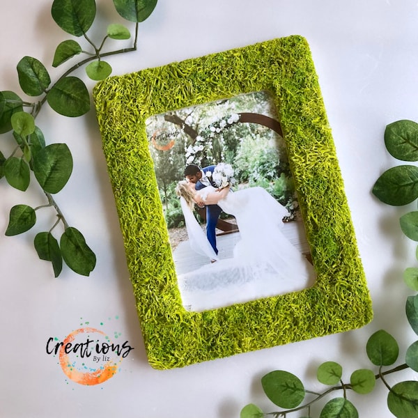 Moss Photo Frame: Handmade Wooden Garden Wedding Decor (4x6 Opening)