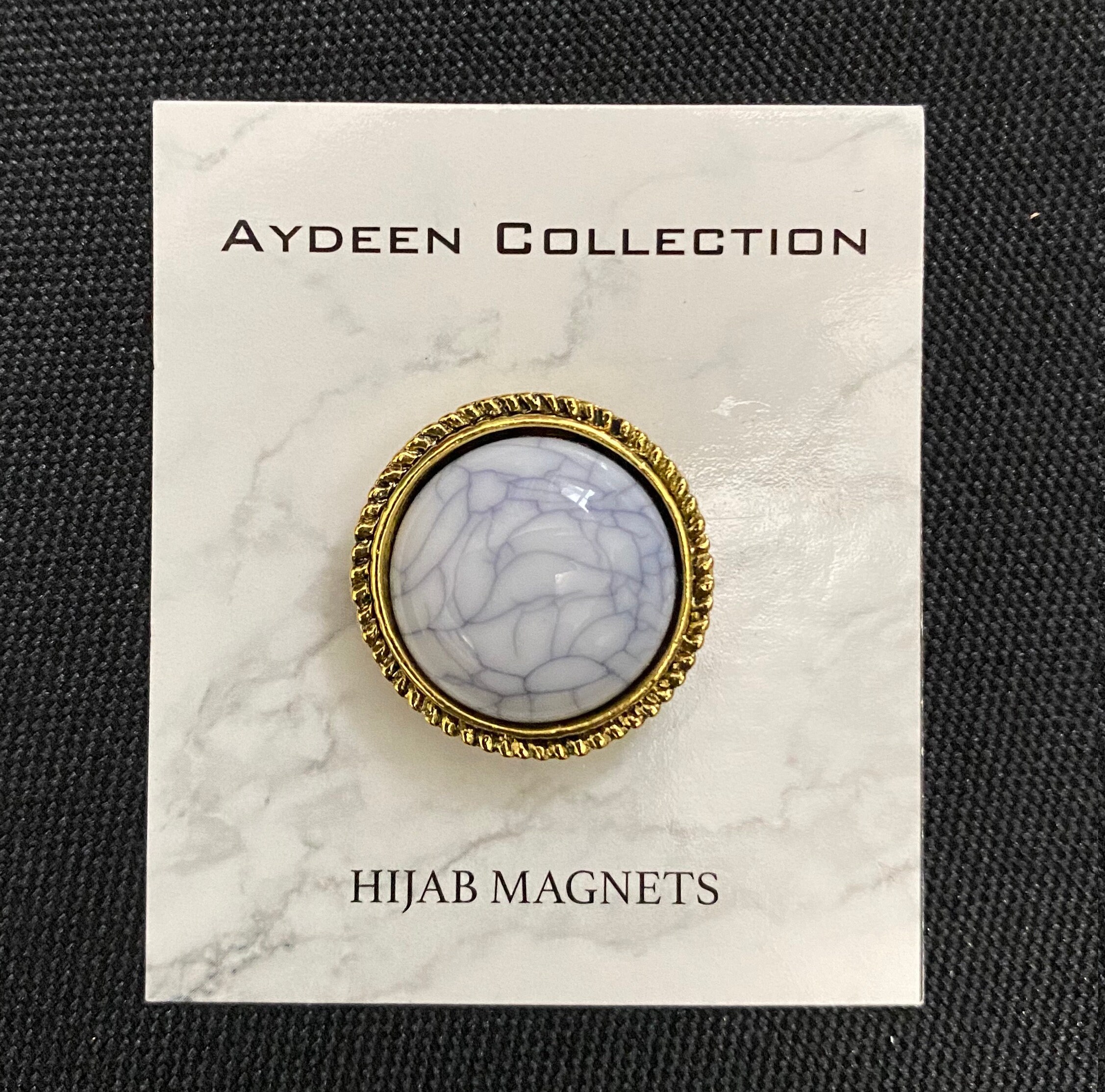 Stay fashionably secure with our hijab magnets that perfect your look. 🤎