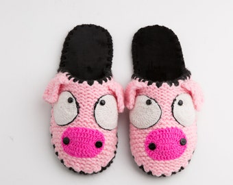 Hand knit house slippers Pig face unisex slippers unique family gift Crochet Pig shoes Handmade piggy slippers Stuffed Pink piggy