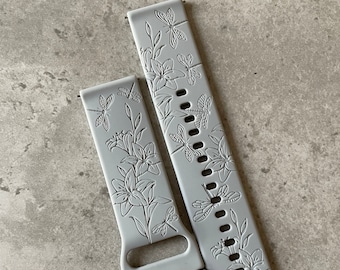 Graverat silikonarmband i klockarmband: Hennaliljor och trollsländor - 22 mm