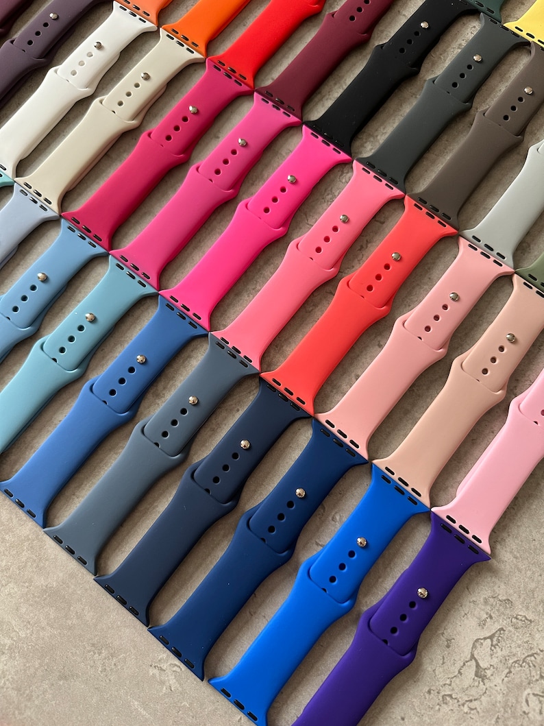 Correa / correa deportiva de silicona para Apple Watch Grabado personalizado con cualquier diseño que desee 38 mm/40 mm/41 mm/42 mm/44 mm/45 mm 51 colores imagen 2