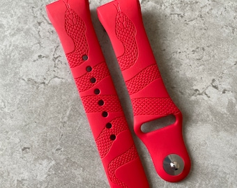 Correa con diseño de serpiente grabada para Fitbit Charge 3/4