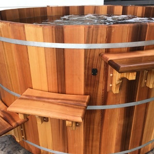 4' X 3' Cedar Hot Tub