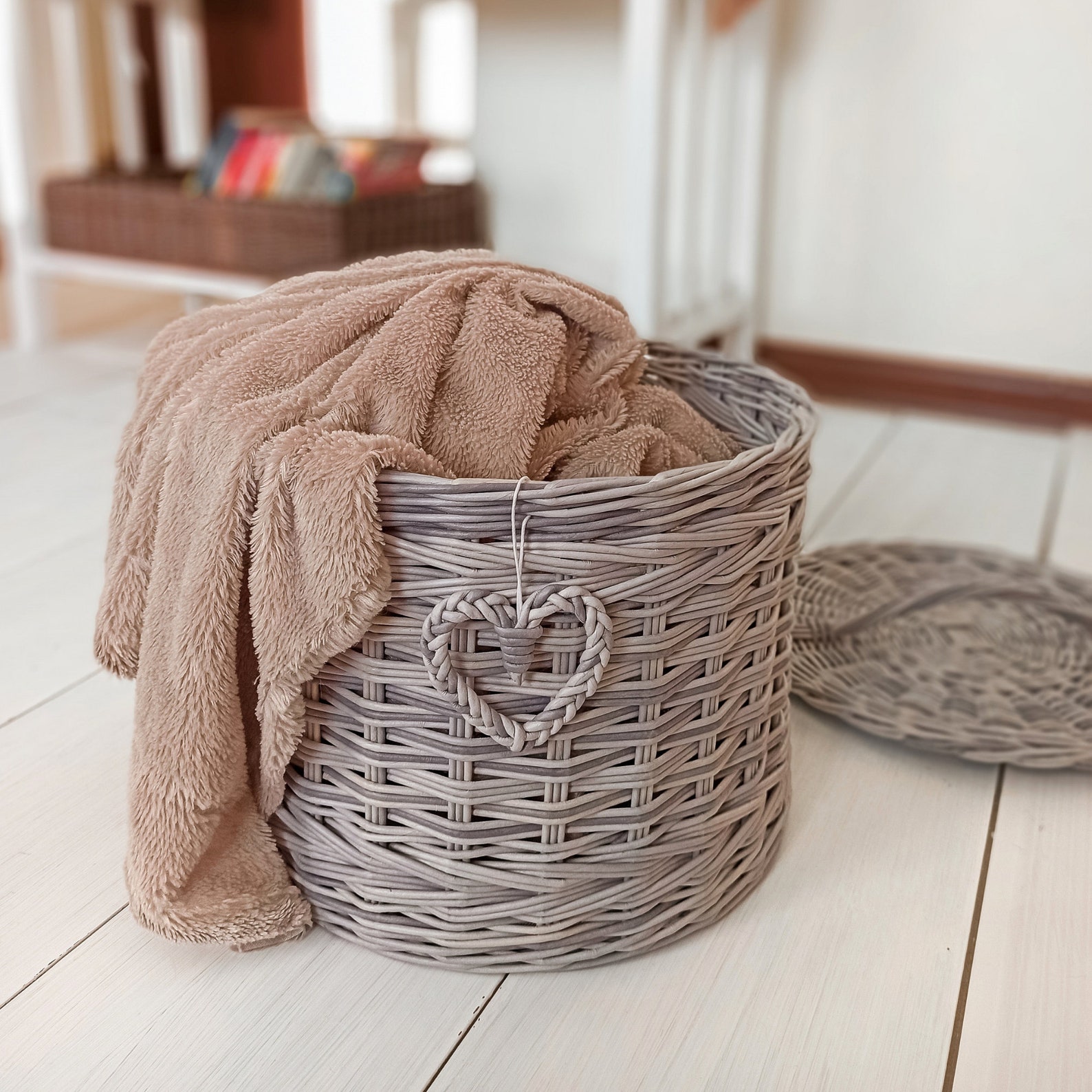 Large round wicker laundry basket with lid blanket basket Etsy