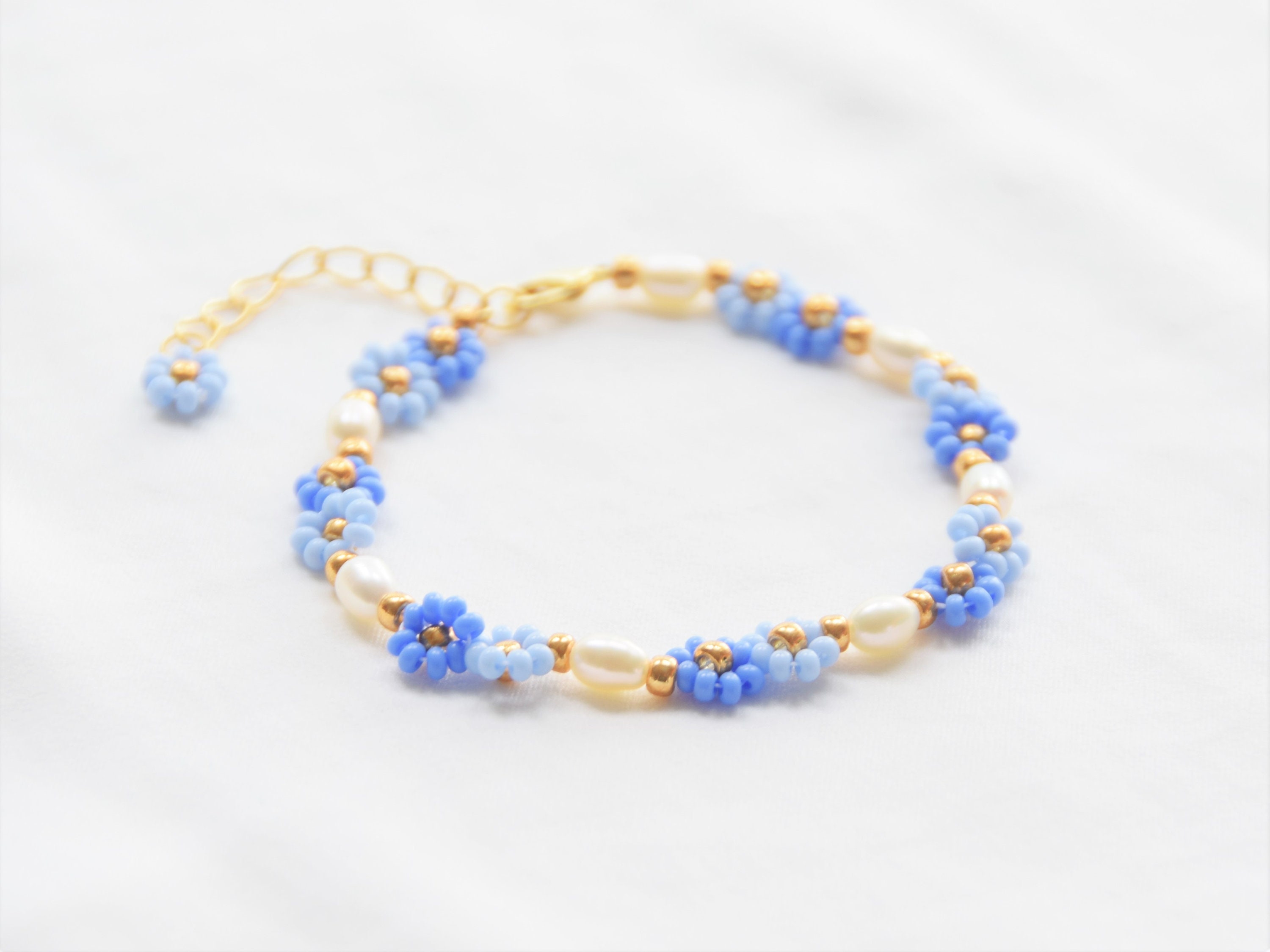 Beaded Bracelet with Pearls, Daisy Flower Bracelet for Women, Freshwater Pearl Bracelet Gold, Blue Flower Bracelet, Mothers Day Gift