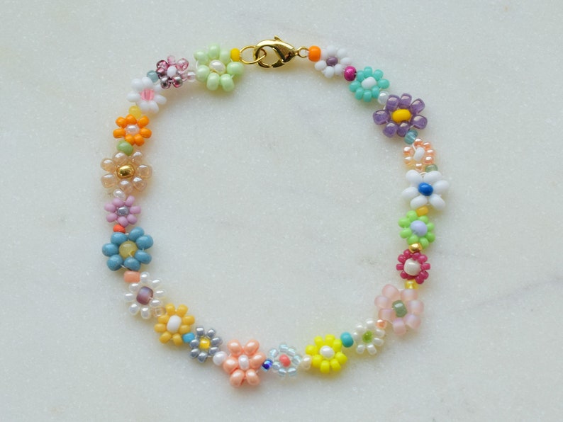 Colorful beaded bracelet, flower girl bracelet, flower jewelry, daisy bracelet, birthday gift for best friend, gift for teenager niece image 3